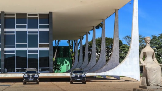 Moraes vota para tornar Eduardo Bolsonaro réu por tentar coagir STF