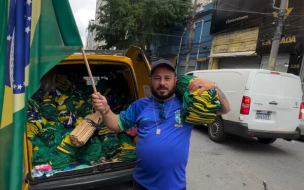 Catarinense anuncia compra de 50 mil bandeiras do Brasil para “libertar Bolsonaro” da prisão