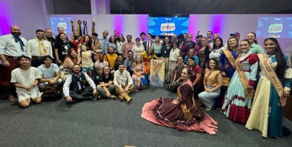 Gleice Jane defende fortalecimento das políticas culturais em Dourados