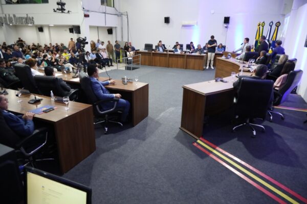 Sessão Solene com plenário lotado abre ano legislativo da Câmara de Dourados