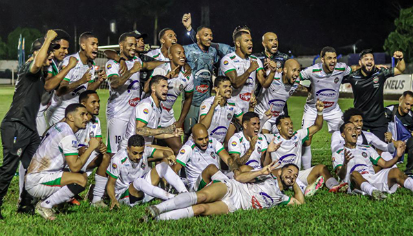 Bataguassu elimina Ivinhema nos pênaltis e encara o CEN na semifinal