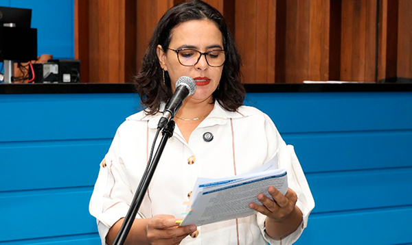 Gleice Jane cobra explicações do Governo de MS sobre atraso em repasses consignados