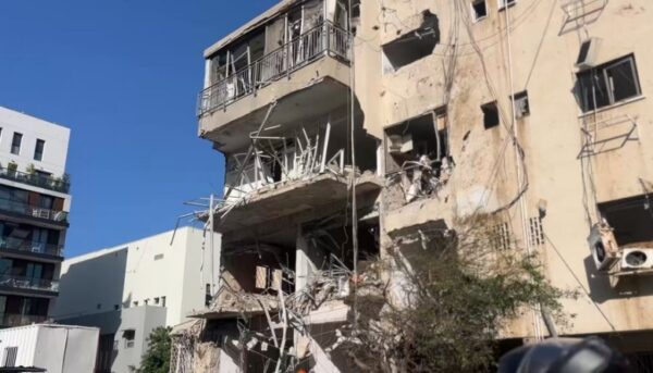 Irã lança mísseis e chama fala de Trump de “fake news”