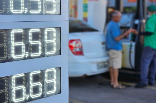 Mato Grosso do Sul tem variação de até 21% no preço do diesel em março