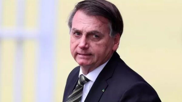 Bolsonaro tem alta hospitalar prevista para sexta-feira, afirma médico