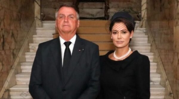 Michelle desabafa sobre cuidados com Bolsonaro: “Corpo cansado”