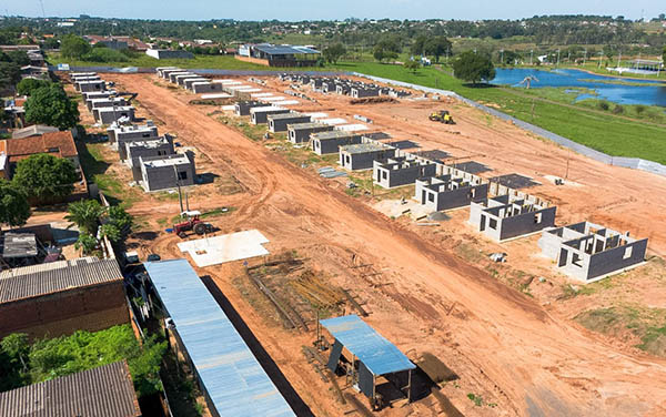 Prefeitura de Naviraí e Agehab selecionam famílias para as 60 casas do Interlagos I