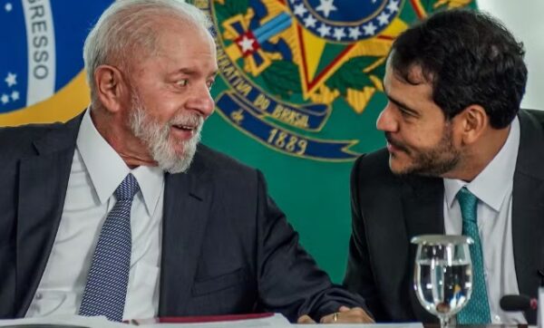 Lula diz que vai reenviar ao Senado indicação de Messias ao STF