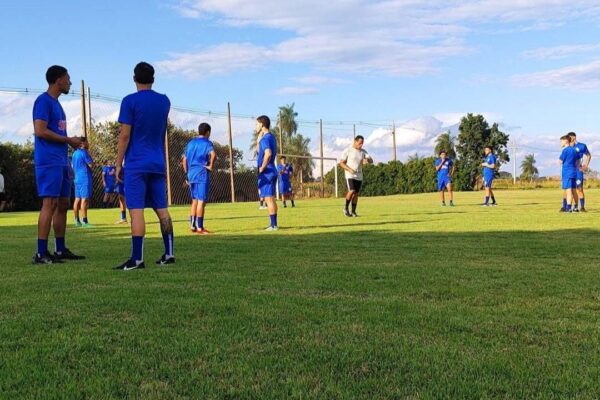 Sete de Dourados abre preparação para disputa da Série B Estadual