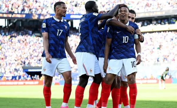 Mbappé brilha e França bate o Senegal na Copa