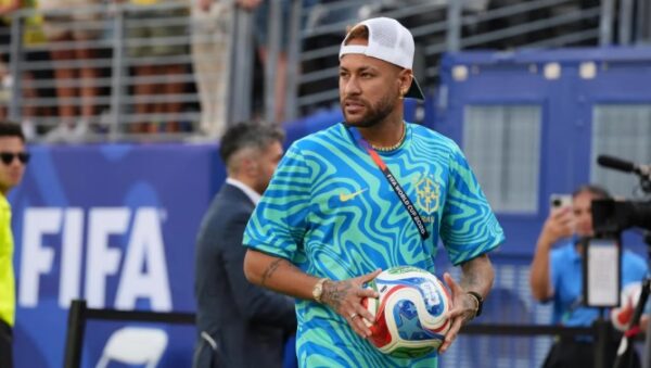 Neymar está fora do jogo contra o Haiti