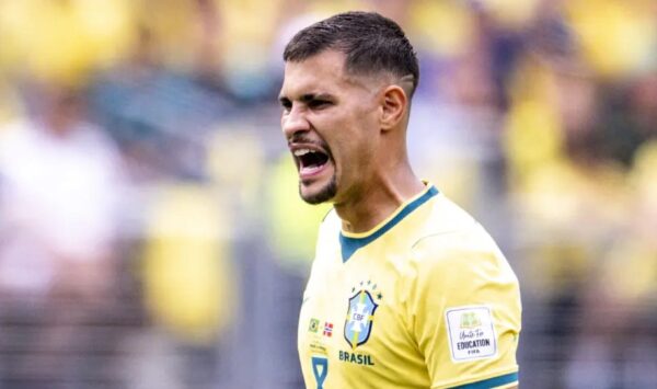 Bruno Guimarães quebra o silêncio após pênalti perdido
