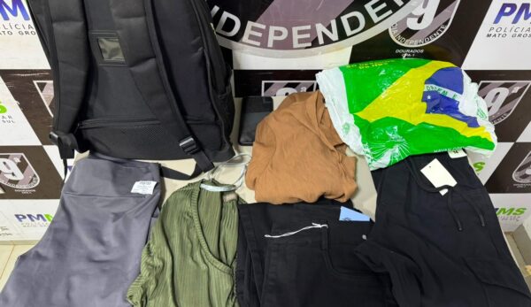 Mulher é presa após furtar roupas em lojas de Dourados