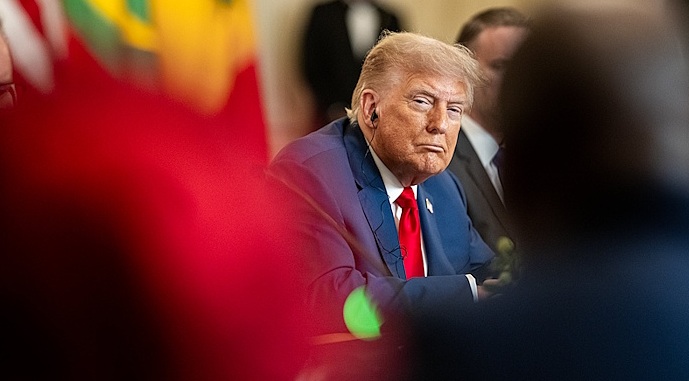 Trump notifica Congresso de que guerra contra o Irã foi retomada