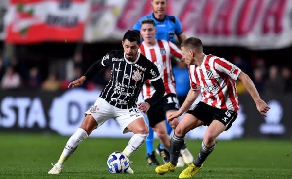 Estudiantes recebe o Corinthians pelo jogo de ida das quartas da Libertadores