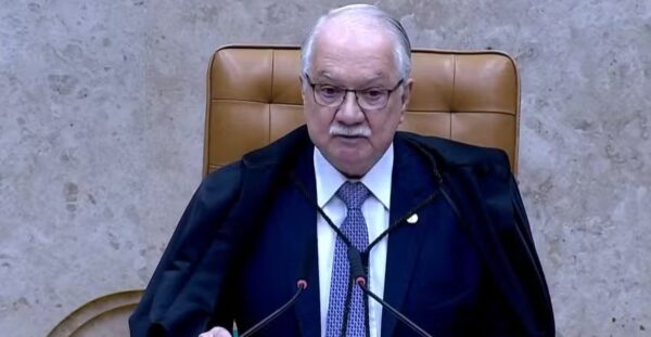 Fachin adia julgamento no STF sobre atuação de Mendonça no caso Master