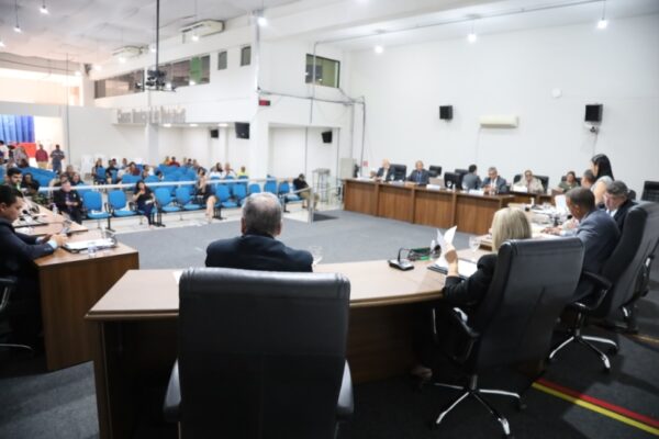 Câmara de Dourados mantém sessões às segundas-feiras pela manhã