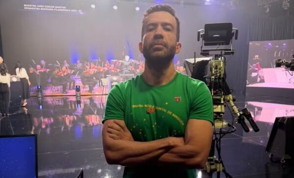 André Janones é internado na UTI com arritmia cardíaca em SP