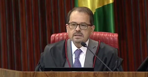 Ministro do TSE impede Nunes Marques de suspender canal ‘Exército do Lula’