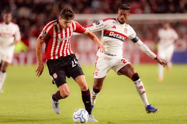 Flamengo termina partida contra o Estudiantes sem acertar uma finalização
